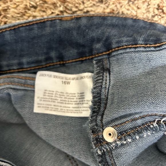 William Rast Jeans - Picture 4 of 6